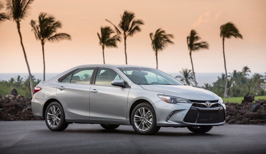 2015\-2017 Toyota Camry SE \(Facelift\)