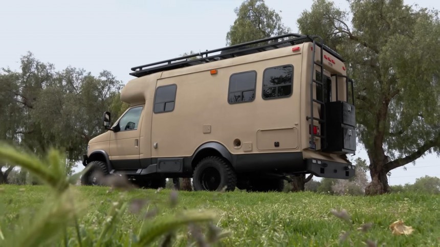 Custom\-Built, \$160K Starflyte RV Is a 4x4 Beast With Countless Creature Comforts