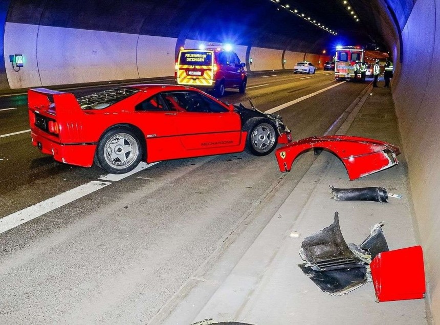 Ferrari F40 \- Crash