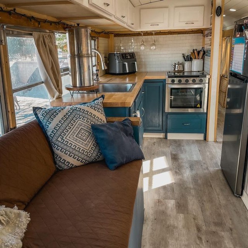 Family of four lives comfortably in this DIY, relatively cheap skoolie conversion with a unique layout