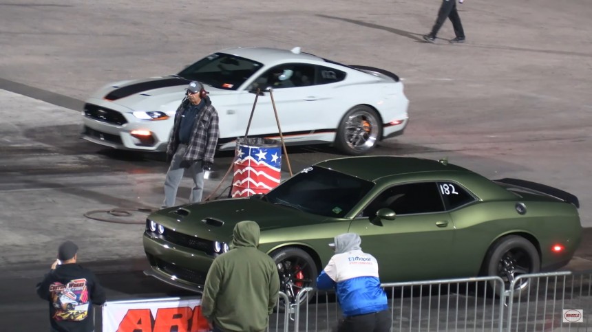 Ford Mustang Mach 1 vs\. Dodge Challenger SRT Hellcat Redeye