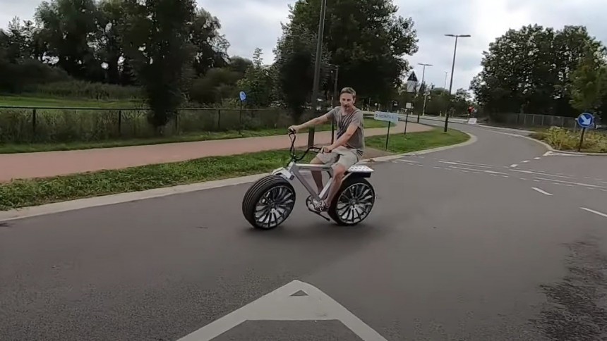 AMG Wheeled DIY e\-Bike \(Action\)