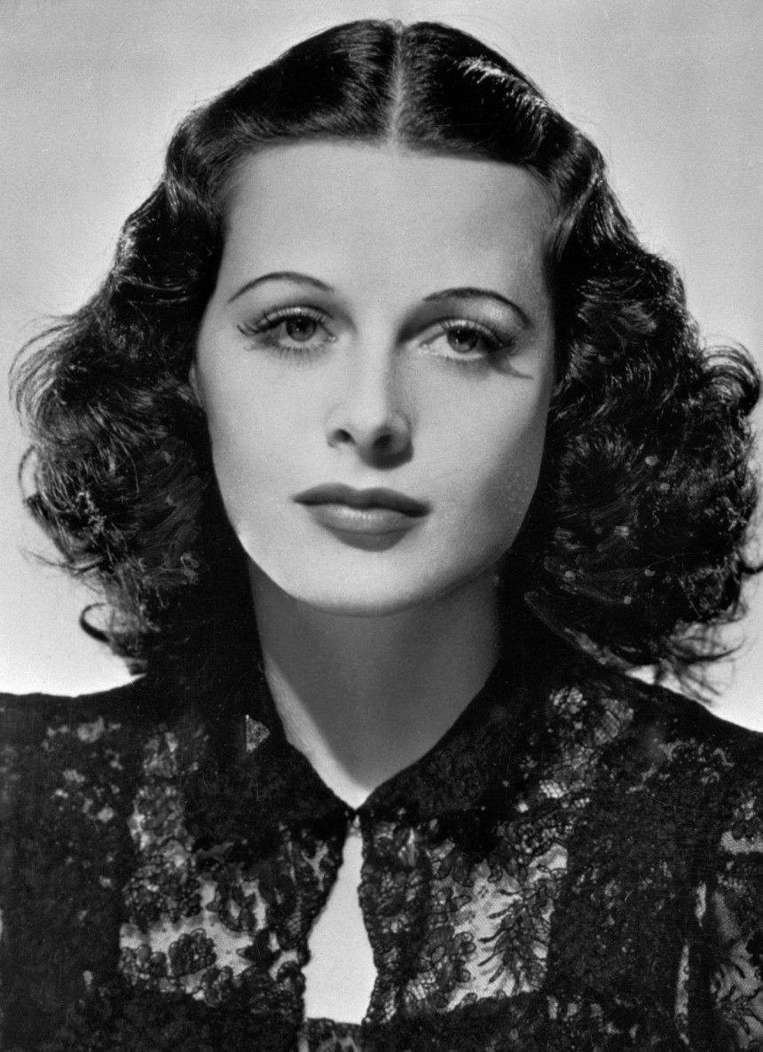 Hedy Lamarr – the Mother of Wi\-Fi