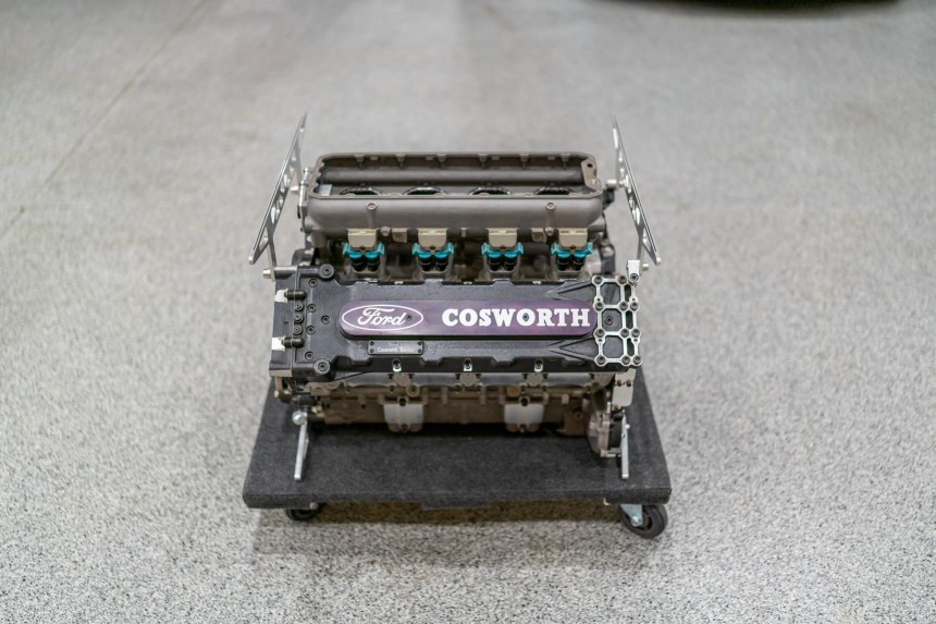 Ford\-Cosworth IndyCar V8