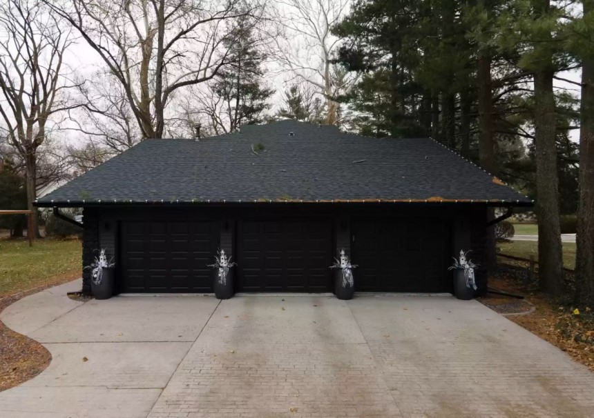 Goth house in Illinois is perfect for a modern\-day villain, has matching garage