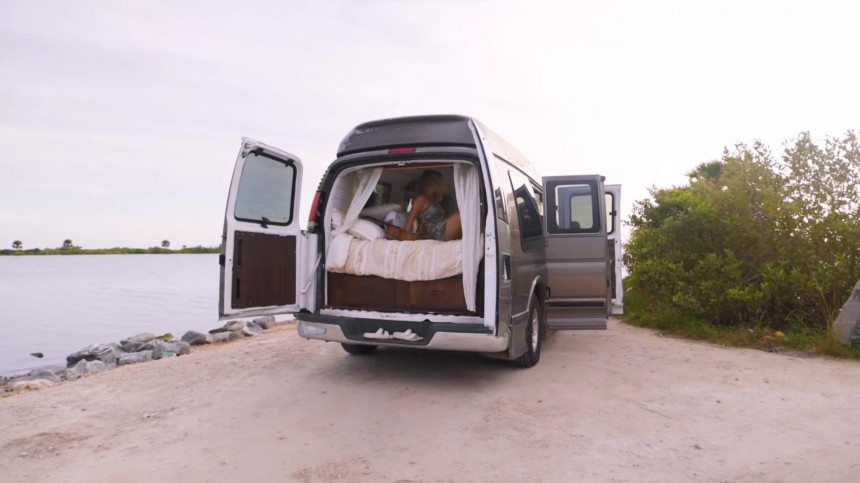 "Grandpa Pearl" Is a Cute Little Camper Van With a Practical Yet Budget\-Friendly Setup