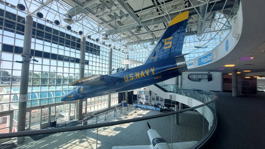 F\-11 Tiger Blue Angels Cradle of Aviation Museum