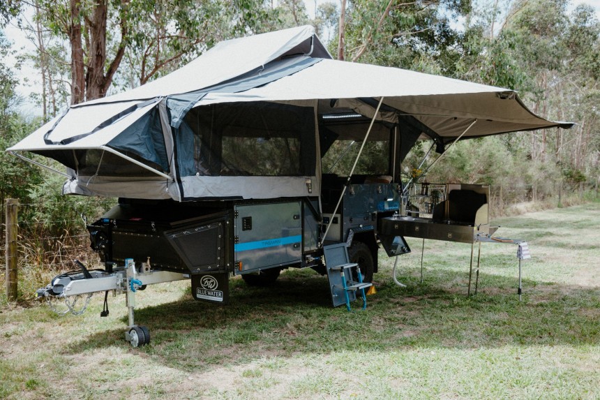 Tasman Forward\-Fold Camper