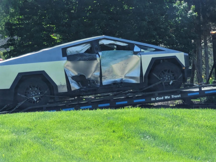 The first\-ever totaled Tesla Cybertruck is not easy to fix