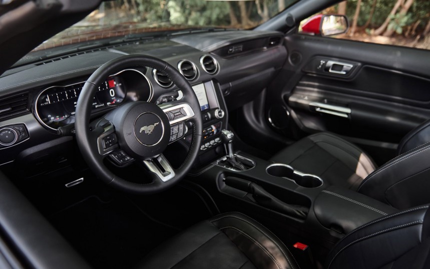 Ford Mustang GT Convertible Interior