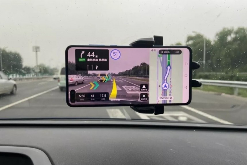 Mobile navigation in the car