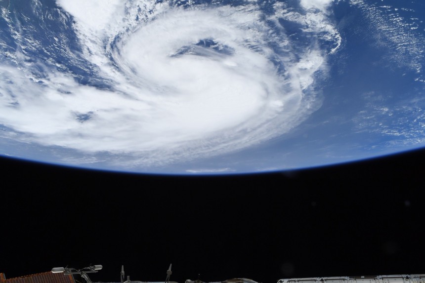 Hurricane Henri Photographed From the International Space Station