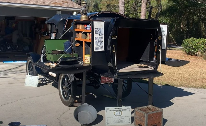 Replica 1916 Telescoping Apartment on 1925 Model T Runabout