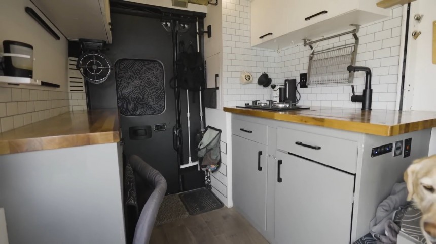 It May Not Look Like It, but This Compact Camper Van Can Cleverly Fit a Family of Four