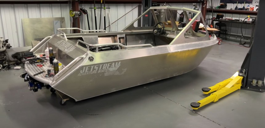 K\-Swapped Mini Jet Boat Hits the Water for the First Time, Tops Out at 46 MPH