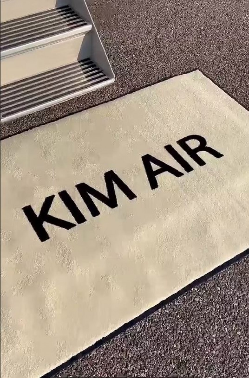 Kim Air, Kim Kardashian's new custom G650ER which reportedly cost \$150 million