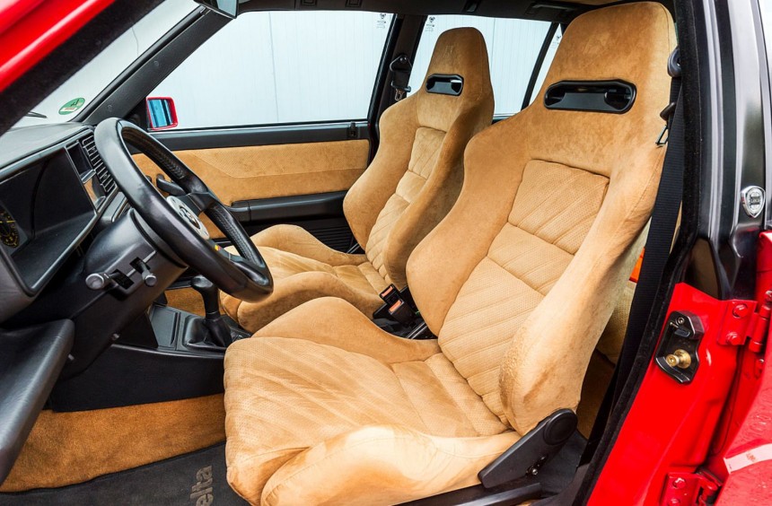 Lancia Delta HF Integrale Evoluzione II Interior