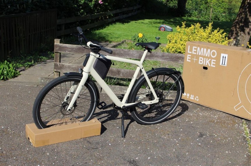 The LEMMO One is a hybrid e\-bike with dual functionality, plenty of style