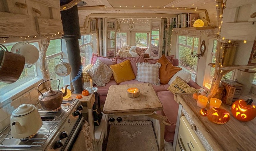 2002 Mercedes\-Benz Vario minibus turned into cozy cottage on wheels
