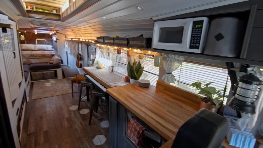 Mindblowingly Cheap School Bus Camper Will Stun You With Apartment\-Like Looks and Features