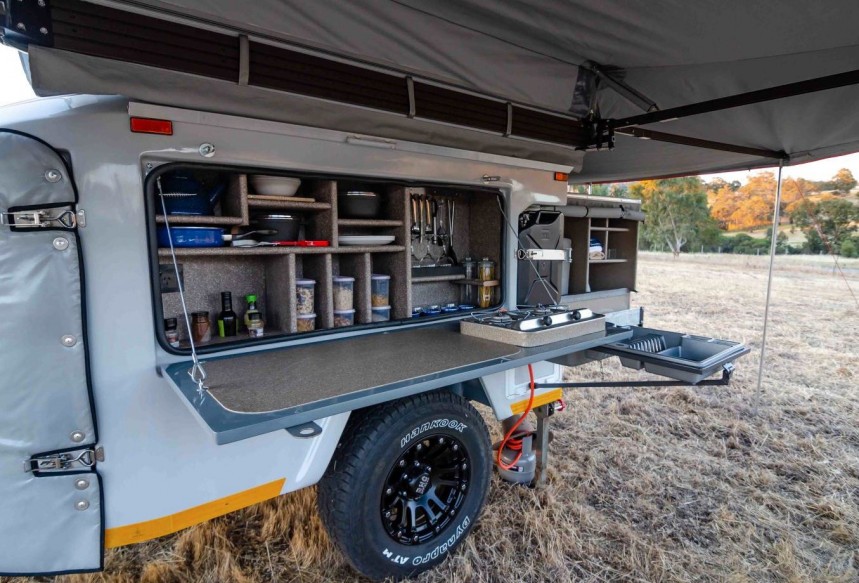 Mobi Nomad introduces teardrop mono\-hull trailer Mobi X, which expands into a 6\-person sleeper