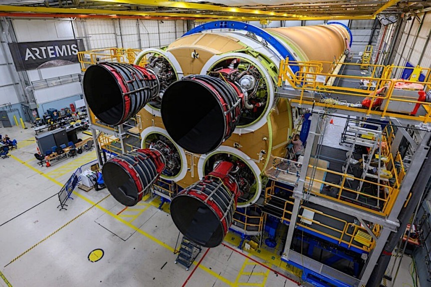Four RS\-25 engine on the bottom of the Space Launch System core stage