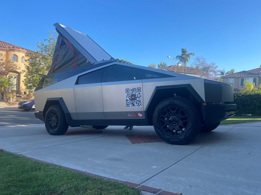 Tesla Cybertruck camper