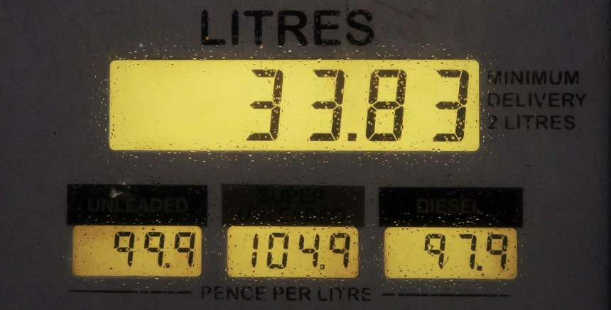 Display of fuel pump in the UK