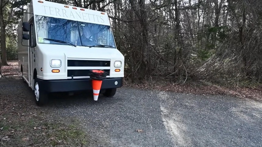 Old Bread Truck Hides a Feature\-Packed Living Space, It's a Perfect Stealthy Tiny Home