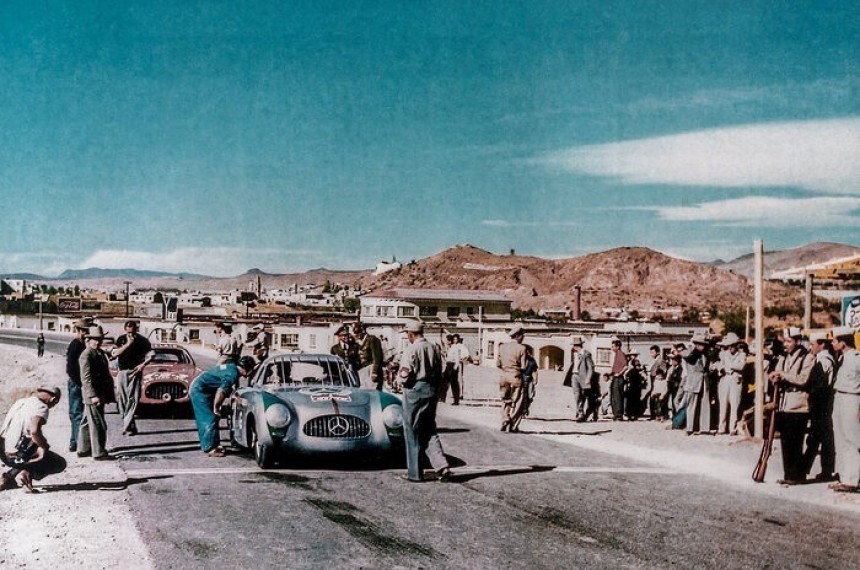 Mercedes\-Benz 300 SL racing sports car\. Photo of a stage start in the 3rd Carrera Panamericana in Mexico, 1952