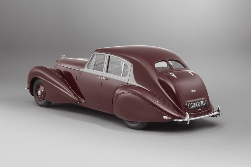 The 1939 one\-off Bentley Mark V Corniche was restored by Mulliner in 2019