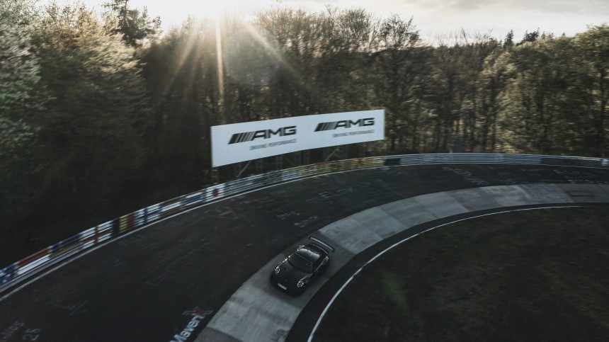 Porsche GT2 RS Sets new Nürburgring Record\!