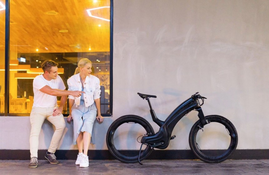 Reevo the hubless e\-bike aims to reinvent the wheel to deliver "that 'wow' factor"