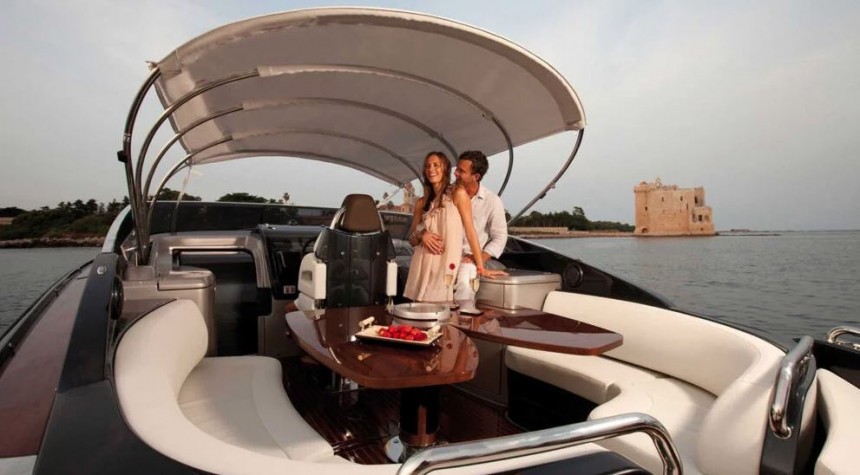 The Riva Rivarama 44 introduced in 2002 was dubbed a "floating suite"