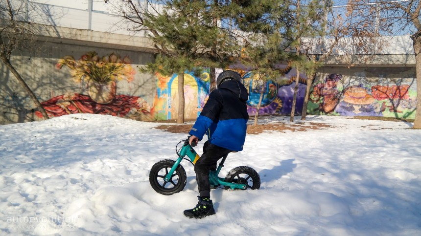 7\-year\-old reviewer is a bit too tall for the Kidz but can still ride it comfortably