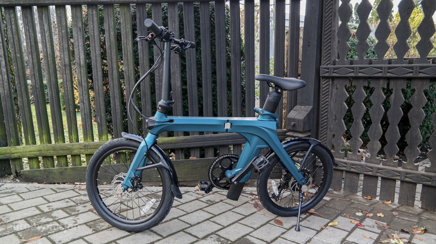 The Fiido X is a very elegant, high\-quality folding bike for the daily commute in the city