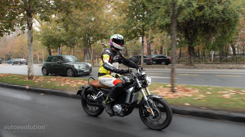 Ridden\: Horwin CR6 Pro \- Fun, Nimble Electric Motorcycle to Put a Smile on Your Face