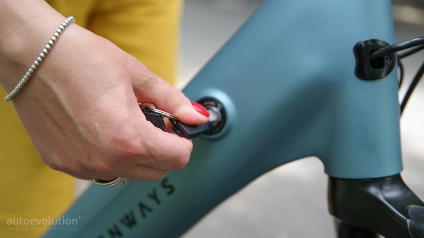 The Tenways CGO800S promises a sleek, comfortable, and smart city commuter \- and it delivers