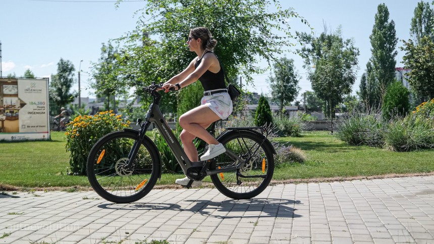 The UrbanGlide Ultra is a very smooth, comfy, and reliable city e\-bike designed for everyday use