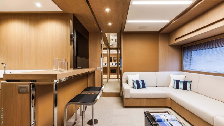 88' Florida Open Cruiser Yacht Interior Lounge