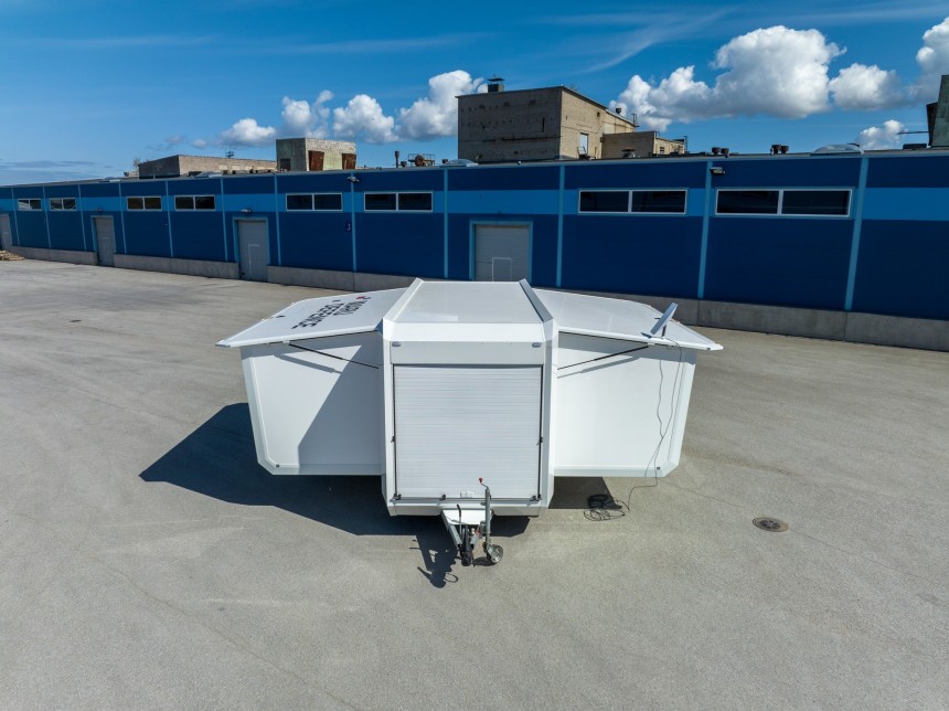 The 2023 XL Trailer is the latest 3\-in1 Rolling Unit in the Maru lineup