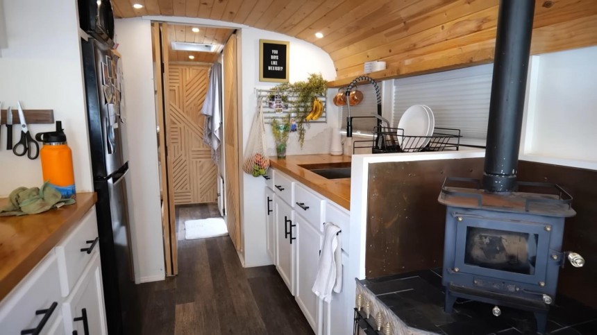 School Bus Turned Deluxe Beach House Cost Just \$35K To Build, Rivals Conventional Homes
