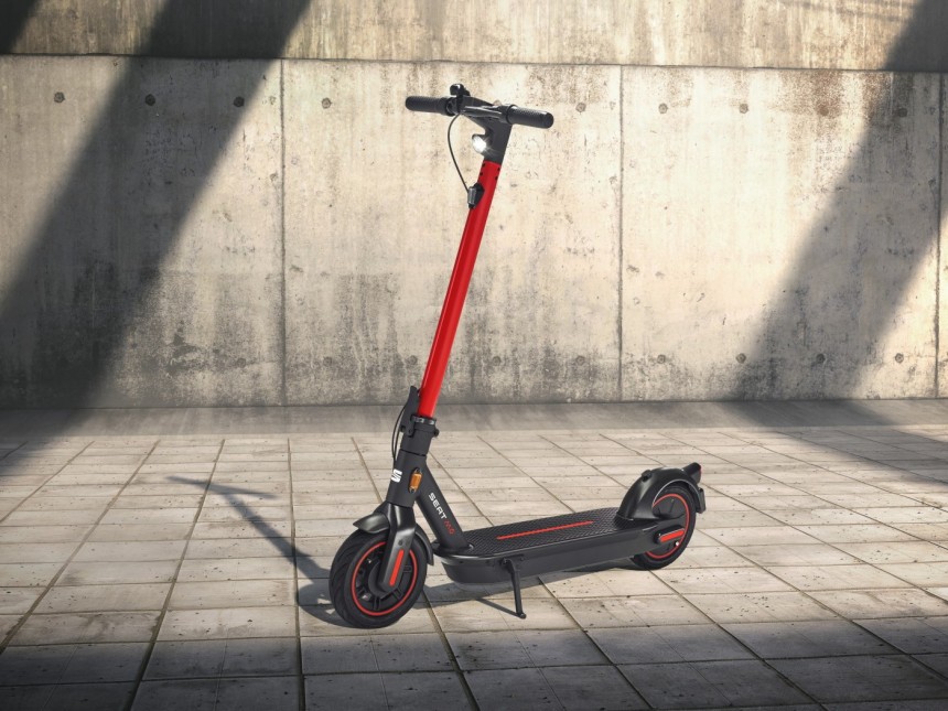 SEAT launches three different electric scooters
