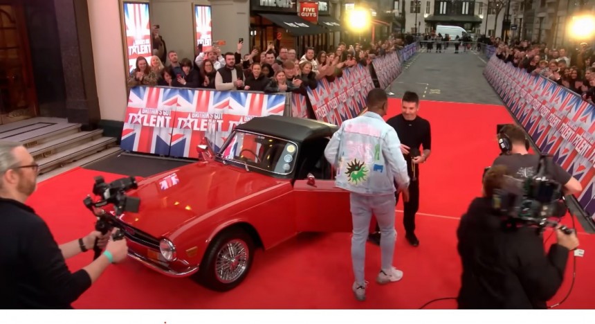 Simon Cowell is reunited with his '71 Triumph TR6 on TV, during now\-viral magic act