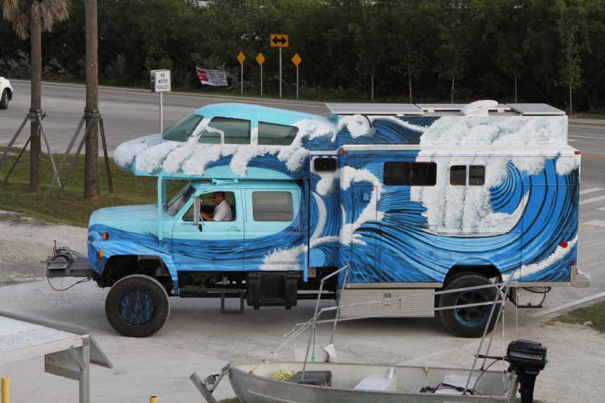 Skyhorse RV combines a Ford F\-700, the box of an old ambulance, and the fuselage of a Cessna