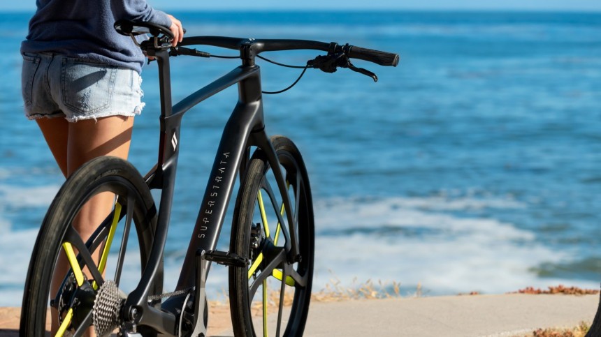 Meet the world's only 3D\-printed, carbon fiber, unibody bike, the Superstrata