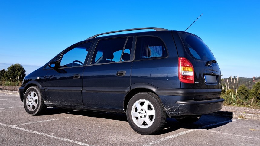 My new ride is an Opel Zafira that is around for 21 years\. And it has already taught me a lot
