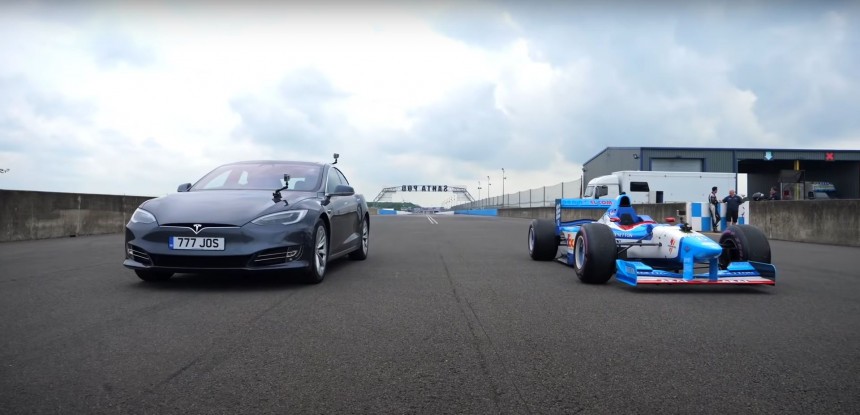Tesla P100D Drag Races Formula 1 Race Car, Bloodbath Ensues