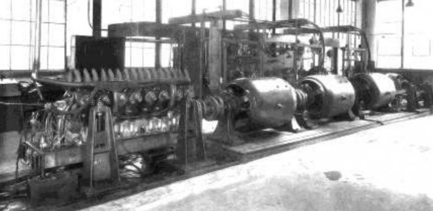 Duesenberg Model H engine on testing bank