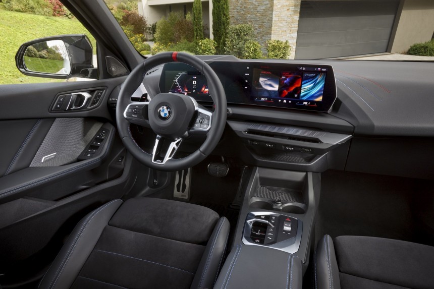 2025 BMW M135 xDrive